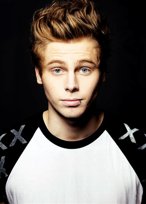 luke hemmings 2014|Luke Hemmings // Favorite Moments (2014)